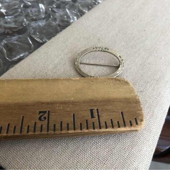 Vintage Silver Tone Brooch - Picture 4 of 4